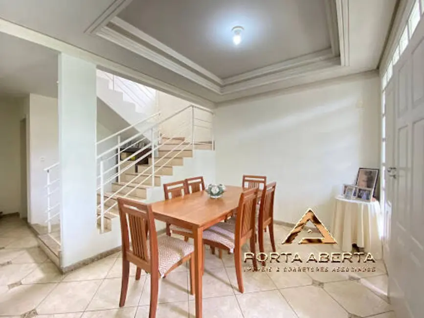 Casa com 3 quartos à venda, 204m2 em Iguaçu, Ipatinga - MG - imagem 5 Foto 5 de Casa com 3 quartos à venda, 204m2 em Iguaçu, Ipatinga - MG