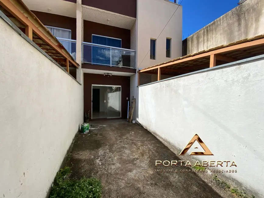 Foto 1 de Casa com 2 quartos à venda, 84m2 em Santana Do Paraiso - MG