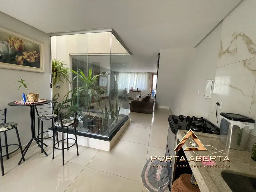 Casa com 3 quartos à venda, 150m2 em Santana Do Paraiso - MG - imagem 9 Foto 9 de Casa com 3 quartos à venda, 150m2 em Santana Do Paraiso - MG
