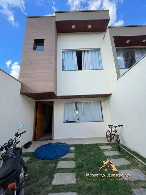 Foto 1 de Casa com 3 quartos à venda, 150m2 em Santana Do Paraiso - MG