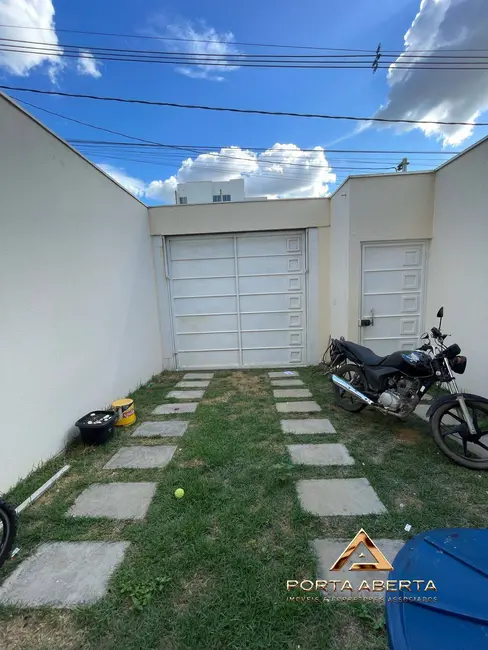 Foto 2 de Casa com 3 quartos à venda, 150m2 em Santana Do Paraiso - MG