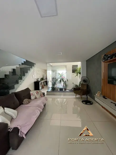Casa com 3 quartos à venda, 150m2 em Santana Do Paraiso - MG - imagem 3 Foto 3 de Casa com 3 quartos à venda, 150m2 em Santana Do Paraiso - MG