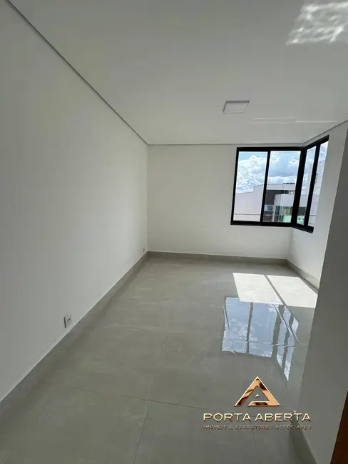 Casa com 3 quartos à venda, 150m2 em Santana Do Paraiso - MG - imagem 6 Foto 6 de Casa com 3 quartos à venda, 150m2 em Santana Do Paraiso - MG