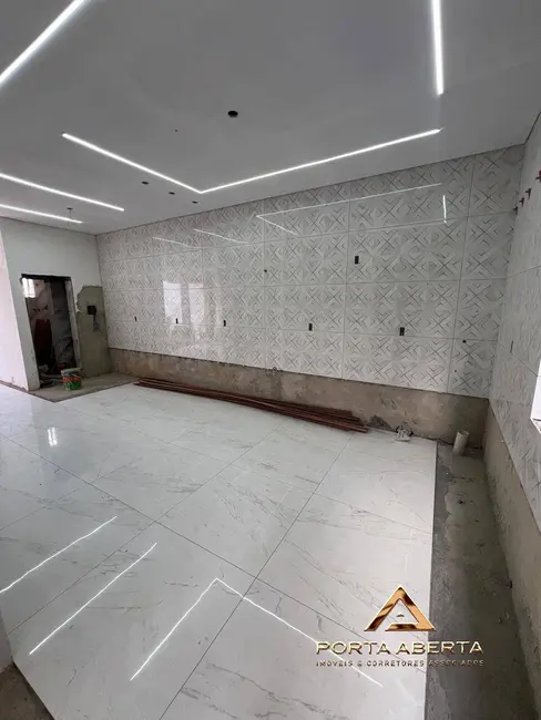 Casa com 3 quartos à venda, 143m2 em Santana Do Paraiso - MG - imagem 2 Foto 2 de Casa com 3 quartos à venda, 143m2 em Santana Do Paraiso - MG