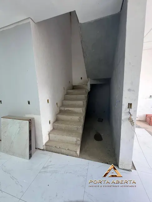 Casa com 3 quartos à venda, 143m2 em Santana Do Paraiso - MG - imagem 5 Foto 5 de Casa com 3 quartos à venda, 143m2 em Santana Do Paraiso - MG