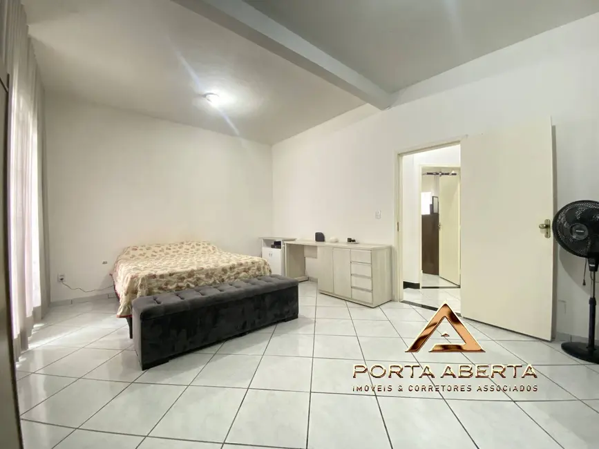 Casa com 3 quartos à venda, 153m2 em Santana Do Paraiso - MG - imagem 3 Foto 3 de Casa com 3 quartos à venda, 153m2 em Santana Do Paraiso - MG