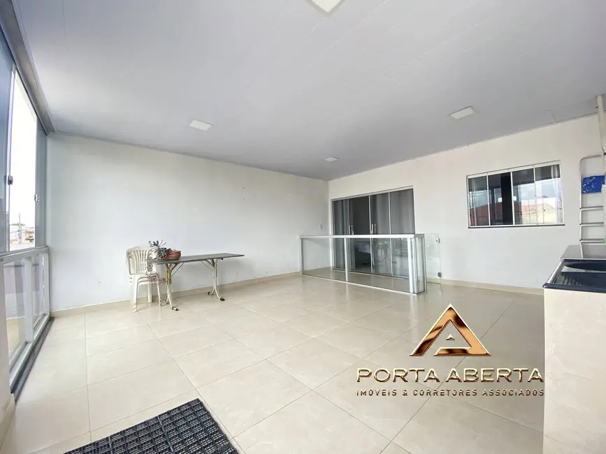 Casa com 3 quartos à venda, 153m2 em Santana Do Paraiso - MG - imagem 8 Foto 8 de Casa com 3 quartos à venda, 153m2 em Santana Do Paraiso - MG