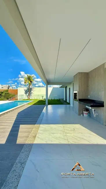 Casa com 3 quartos à venda, 330m2 em Caratinga - MG - imagem 2 Foto 2 de Casa com 3 quartos à venda, 330m2 em Caratinga - MG