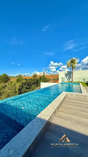 Casa com 3 quartos à venda, 330m2 em Caratinga - MG - imagem 4 Foto 4 de Casa com 3 quartos à venda, 330m2 em Caratinga - MG