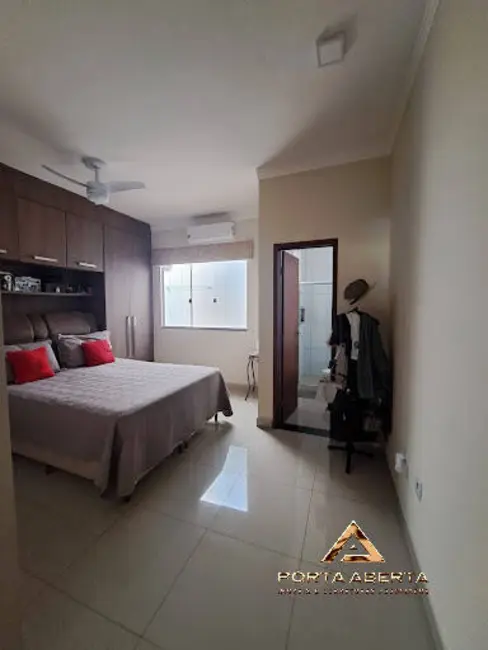 Casa com 3 quartos à venda, 240m2 em Santana Do Paraiso - MG - imagem 6 Foto 6 de Casa com 3 quartos à venda, 240m2 em Santana Do Paraiso - MG