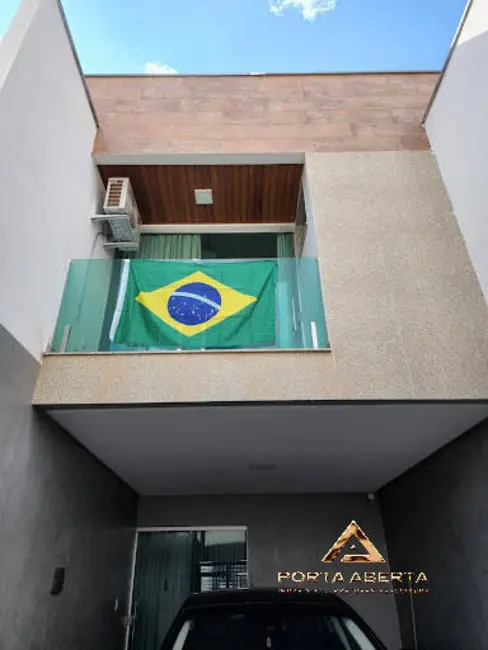 Foto 2 de Casa com 3 quartos à venda em Santana Do Paraiso - MG
