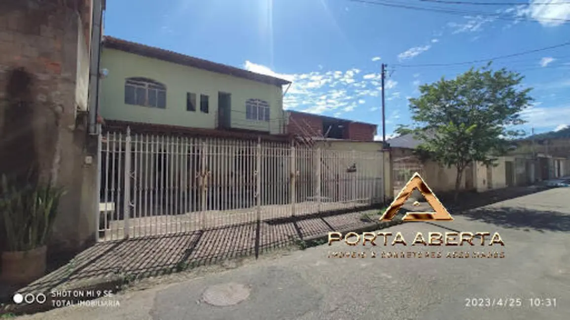 Foto 1 de Casa com 4 quartos à venda em Amaro Lanari, Coronel Fabriciano - MG