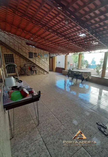 Casa com 3 quartos à venda, 360m2 em Santana Do Paraiso - MG - imagem 8 Foto 8 de Casa com 3 quartos à venda, 360m2 em Santana Do Paraiso - MG