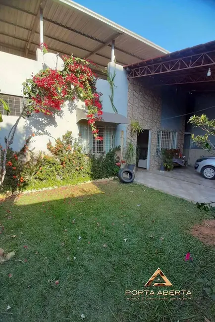 Foto 2 de Casa com 3 quartos à venda, 360m2 em Santana Do Paraiso - MG