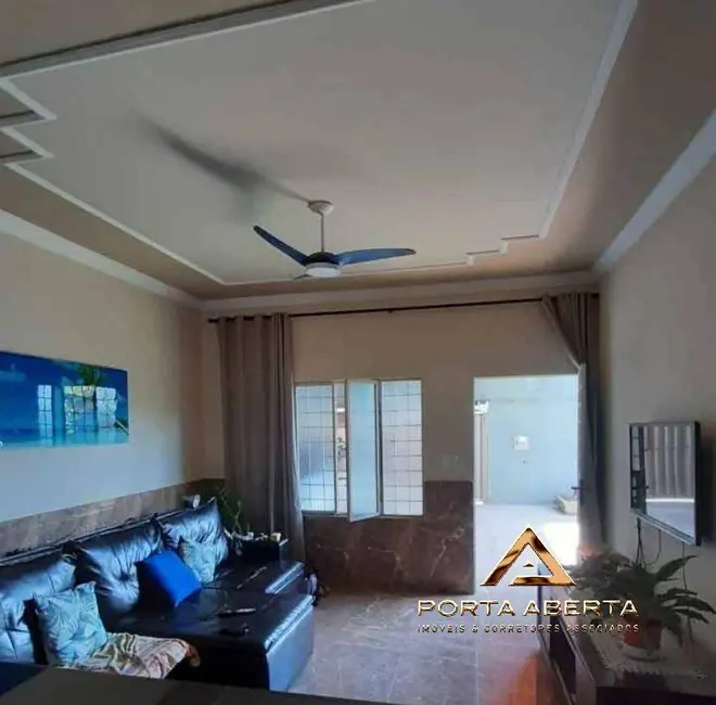 Casa com 3 quartos à venda, 360m2 em Santana Do Paraiso - MG - imagem 3 Foto 3 de Casa com 3 quartos à venda, 360m2 em Santana Do Paraiso - MG