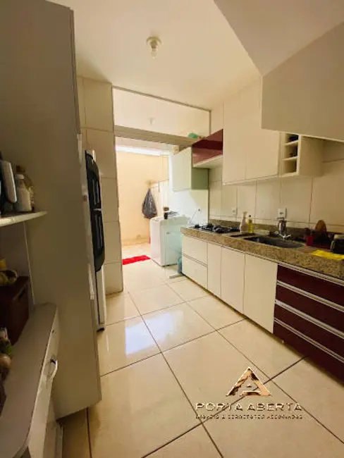 Foto 2 de Casa com 2 quartos à venda, 100m2 em Santana Do Paraiso - MG