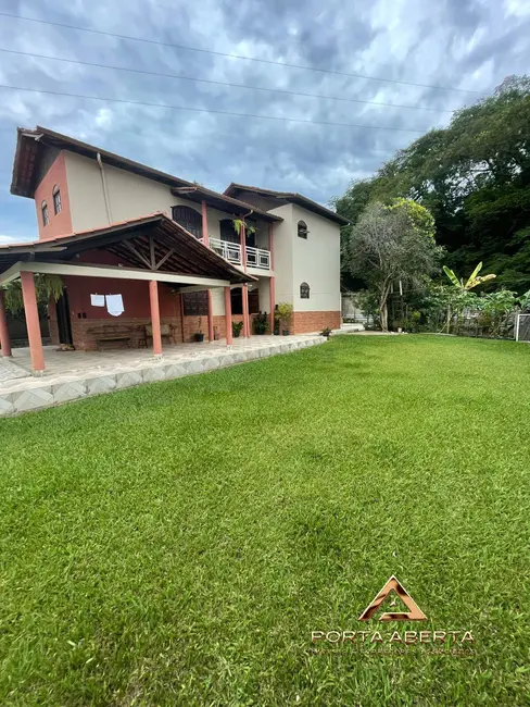 Foto 1 de Casa com 4 quartos à venda, 950m2 em Ipatinga - MG
