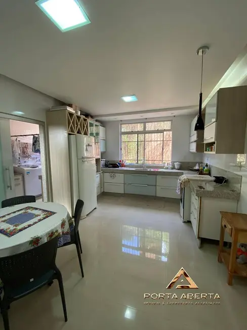 Foto 3 de Apartamento com 3 quartos à venda, 117m2 em Veneza, Ipatinga - MG