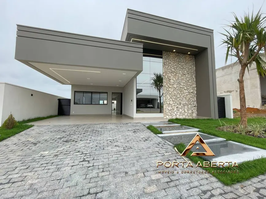Foto 1 de Casa com 4 quartos à venda, 280m2 em Caratinga - MG