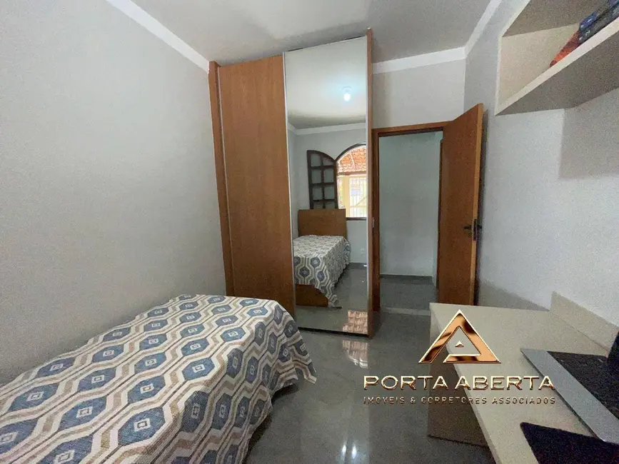 Casa com 4 quartos à venda, 300m2 em Bela Vista, Ipatinga - MG - imagem 9 Foto 9 de Casa com 4 quartos à venda, 300m2 em Bela Vista, Ipatinga - MG