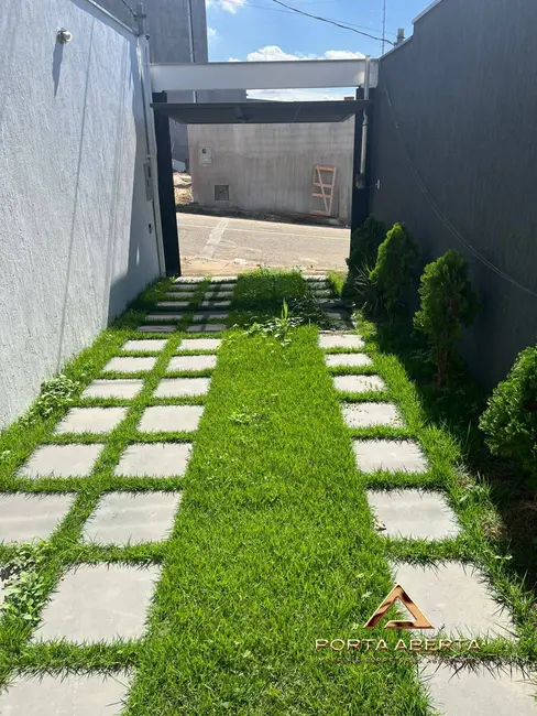 Foto 1 de Casa com 2 quartos à venda, 160m2 em Santana Do Paraiso - MG