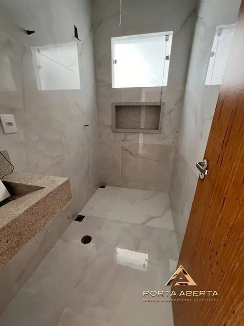 Casa com 3 quartos à venda, 140m2 em Santana Do Paraiso - MG - imagem 5 Foto 5 de Casa com 3 quartos à venda, 140m2 em Santana Do Paraiso - MG