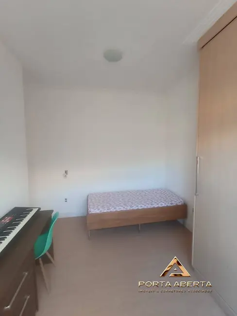 Casa com 3 quartos à venda, 220m2 em Santana Do Paraiso - MG - imagem 9 Foto 9 de Casa com 3 quartos à venda, 220m2 em Santana Do Paraiso - MG