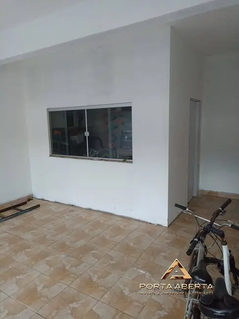 Casa com 3 quartos à venda, 220m2 em Santana Do Paraiso - MG - imagem 3 Foto 3 de Casa com 3 quartos à venda, 220m2 em Santana Do Paraiso - MG