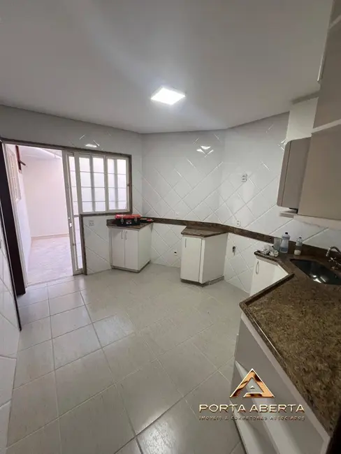 Casa com 4 quartos à venda, 300m2 em Santana Do Paraiso - MG - imagem 4 Foto 4 de Casa com 4 quartos à venda, 300m2 em Santana Do Paraiso - MG