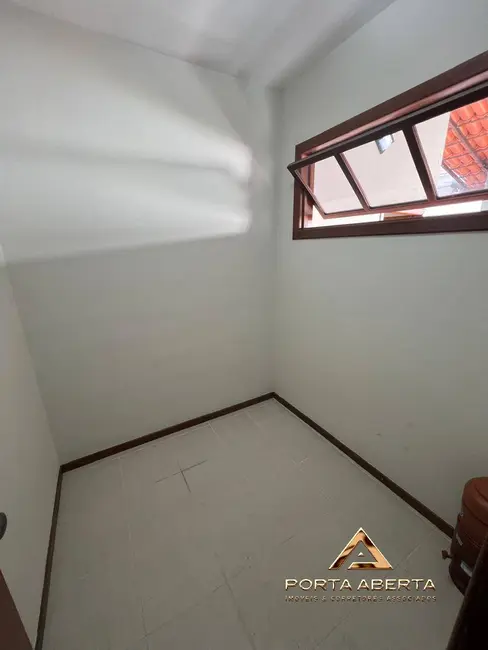 Casa com 4 quartos à venda, 300m2 em Santana Do Paraiso - MG - imagem 8 Foto 8 de Casa com 4 quartos à venda, 300m2 em Santana Do Paraiso - MG