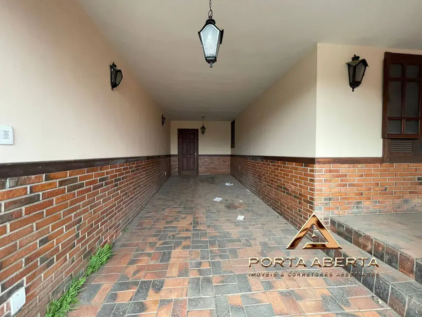 Foto 1 de Casa à venda e para alugar em Professores, Coronel Fabriciano - MG