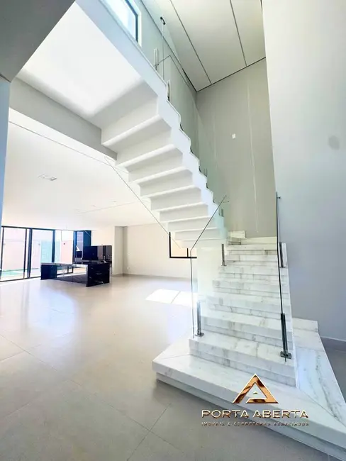 Foto 5 de Casa com 3 quartos à venda, 266m2 em Caratinga - MG