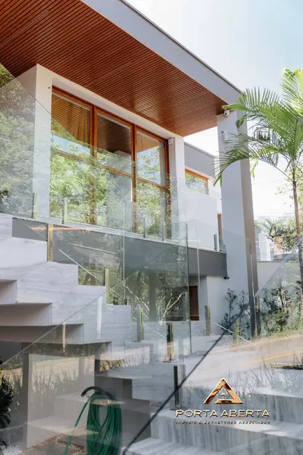 Casa com 3 quartos à venda, 400m2 em Das Águas, Ipatinga - MG - imagem 7 Foto 7 de Casa com 3 quartos à venda, 400m2 em Das Águas, Ipatinga - MG