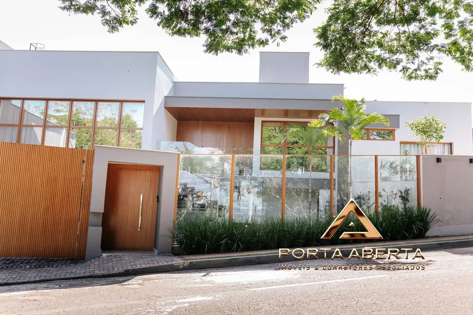 Foto 1 de Casa com 3 quartos à venda, 400m2 em Das Águas, Ipatinga - MG