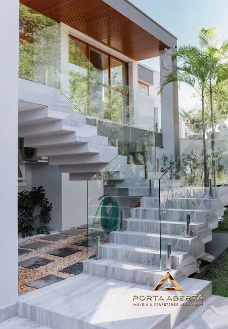 Casa com 3 quartos à venda, 400m2 em Das Águas, Ipatinga - MG - imagem 5 Foto 5 de Casa com 3 quartos à venda, 400m2 em Das Águas, Ipatinga - MG