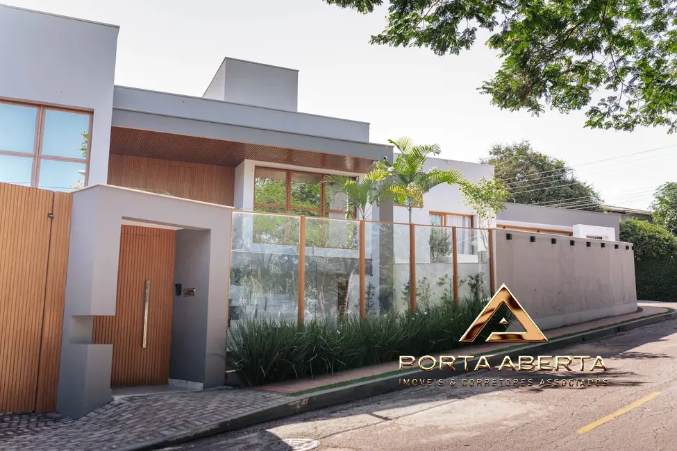 Casa com 3 quartos à venda, 400m2 em Das Águas, Ipatinga - MG - imagem 2 Foto 2 de Casa com 3 quartos à venda, 400m2 em Das Águas, Ipatinga - MG