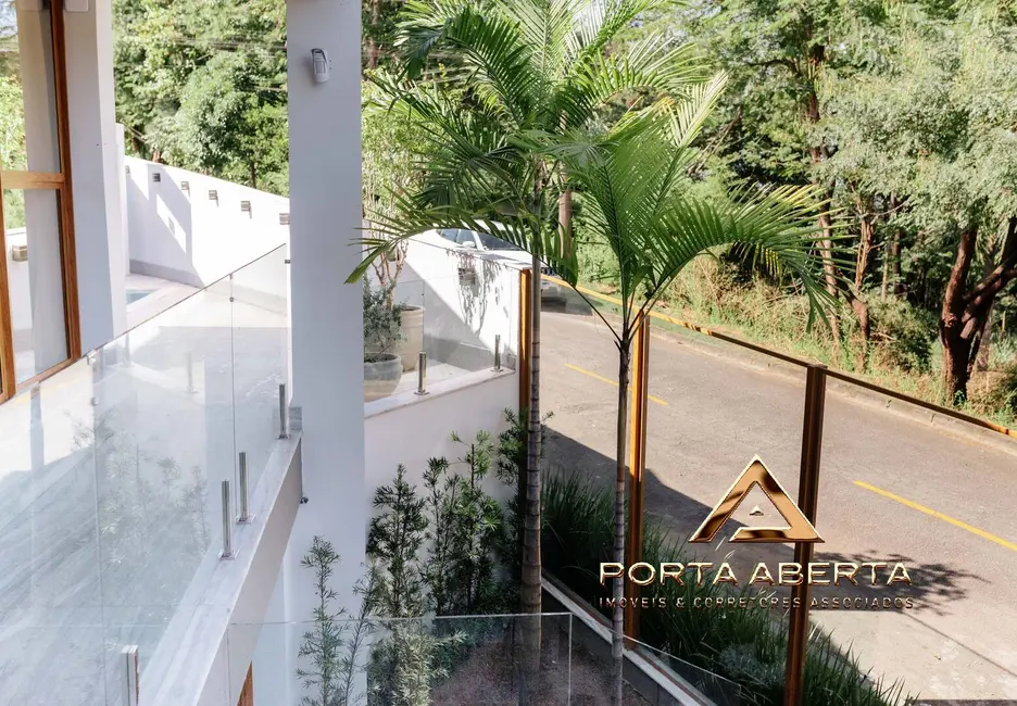 Casa com 3 quartos à venda, 400m2 em Das Águas, Ipatinga - MG - imagem 6 Foto 6 de Casa com 3 quartos à venda, 400m2 em Das Águas, Ipatinga - MG