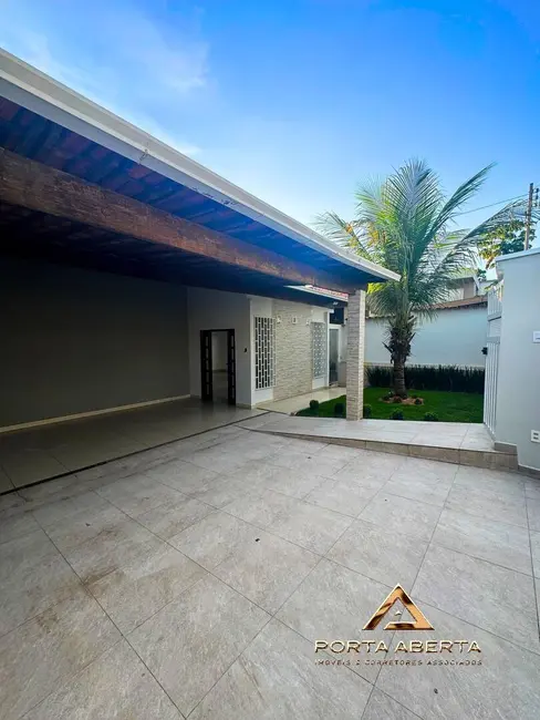 Foto 1 de Casa com 3 quartos à venda, 200m2 em Das Águas, Ipatinga - MG