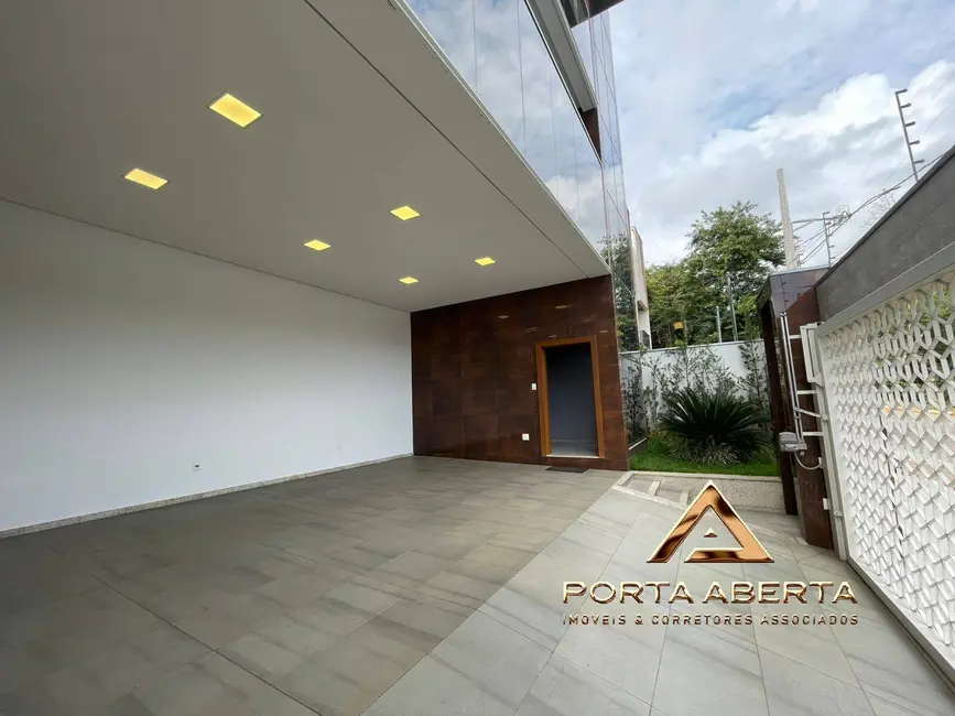 Foto 1 de Casa com 4 quartos à venda, 418m2 em Timoteo - MG