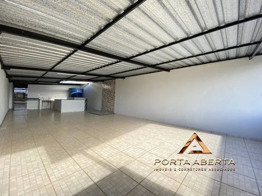 Foto 1 de Casa com 2 quartos à venda, 200m2 em Santana Do Paraiso - MG