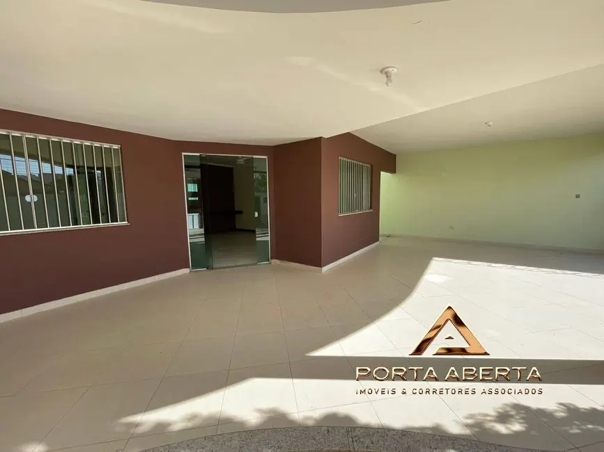 Casa com 3 quartos à venda, 200m2 em Belvedere, Coronel Fabriciano - MG - imagem 4 Foto 4 de Casa com 3 quartos à venda, 200m2 em Belvedere, Coronel Fabriciano - MG