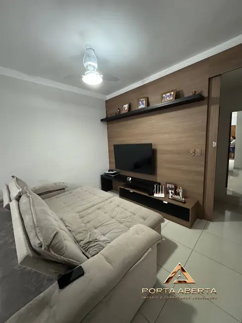 Foto 2 de Apartamento com 2 quartos à venda, 81m2 em Veneza, Ipatinga - MG