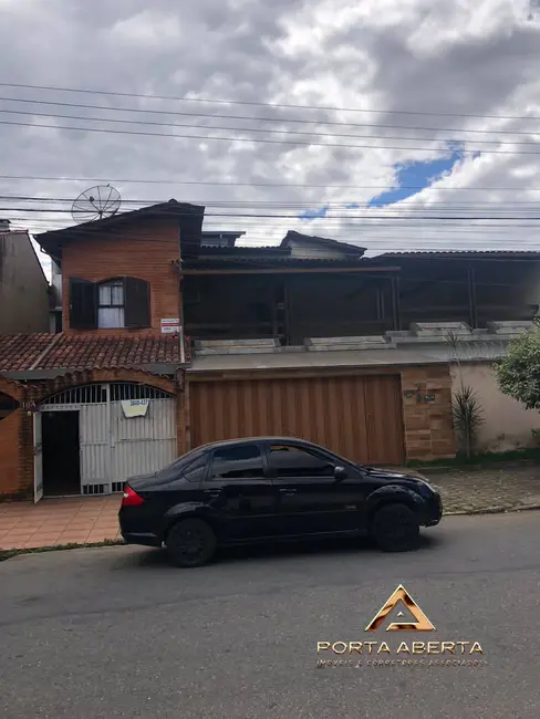 Foto 1 de Casa com 3 quartos à venda, 360m2 em Quitandinha, Timoteo - MG