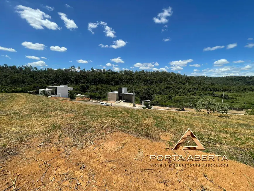 Foto 1 de Terreno / Lote à venda, 670m2 em Santana Do Paraiso - MG