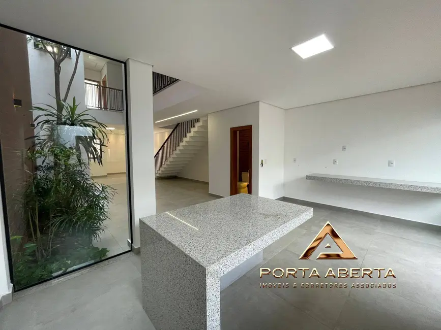 Casa com 3 quartos à venda, 230m2 em Giovanini, Coronel Fabriciano - MG - imagem 4 Foto 4 de Casa com 3 quartos à venda, 230m2 em Giovanini, Coronel Fabriciano - MG