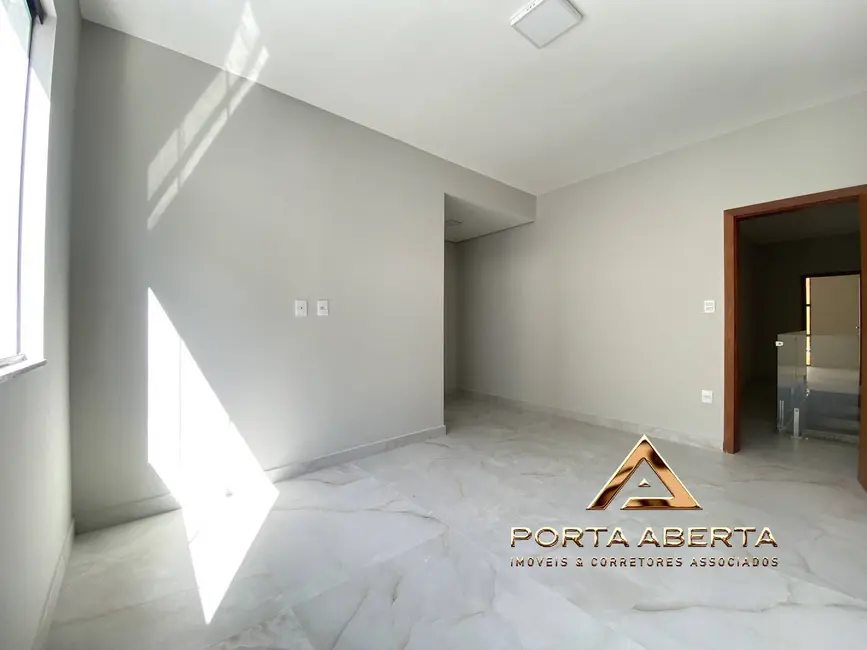 Foto 2 de Casa com 3 quartos à venda e para alugar, 140m2 em Santana Do Paraiso - MG