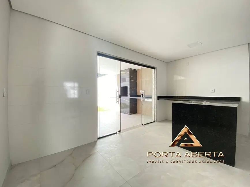Casa com 3 quartos à venda, 140m2 em Santana Do Paraiso - MG - imagem 7 Foto 7 de Casa com 3 quartos à venda, 140m2 em Santana Do Paraiso - MG