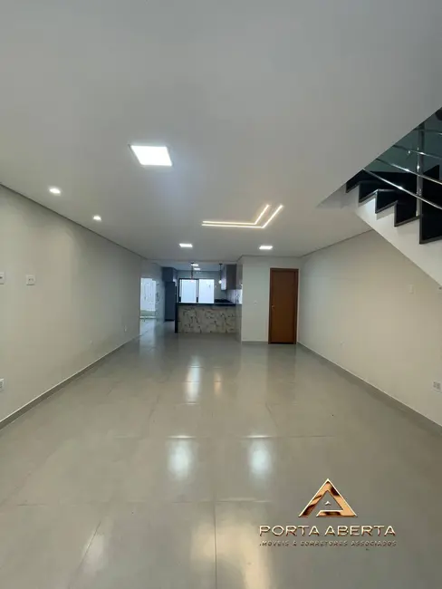 Casa com 3 quartos à venda, 155m2 em Santana Do Paraiso - MG - imagem 5 Foto 5 de Casa com 3 quartos à venda, 155m2 em Santana Do Paraiso - MG