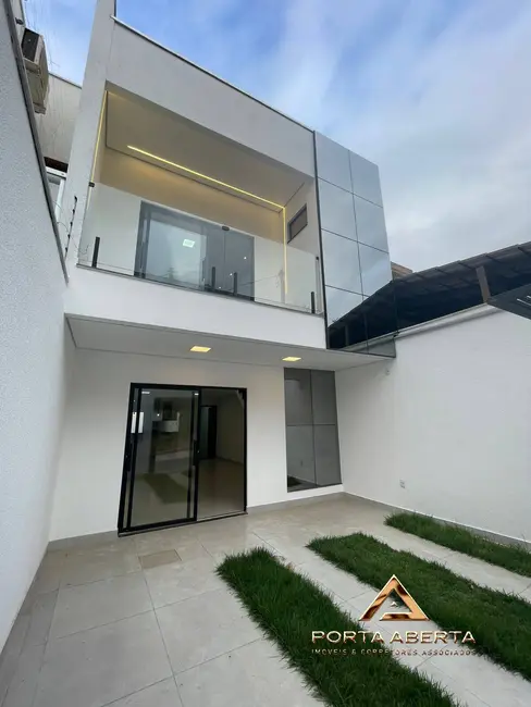 Foto 1 de Casa com 3 quartos à venda, 155m2 em Santana Do Paraiso - MG