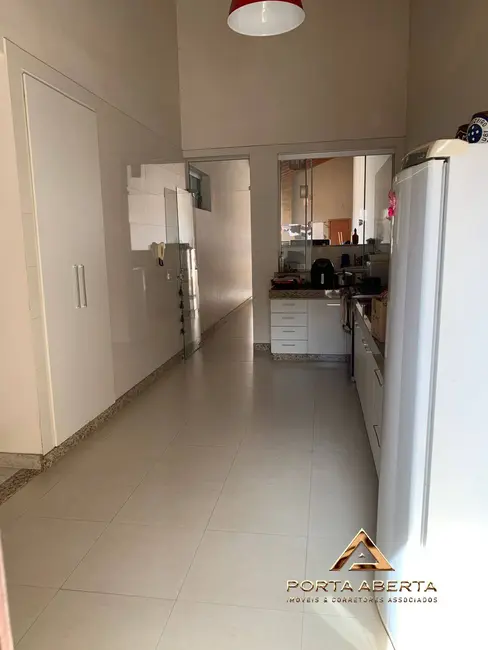 Casa com 3 quartos à venda em Imbaúbas, Ipatinga - MG - imagem 9 Foto 9 de Casa com 3 quartos à venda em Imbaúbas, Ipatinga - MG